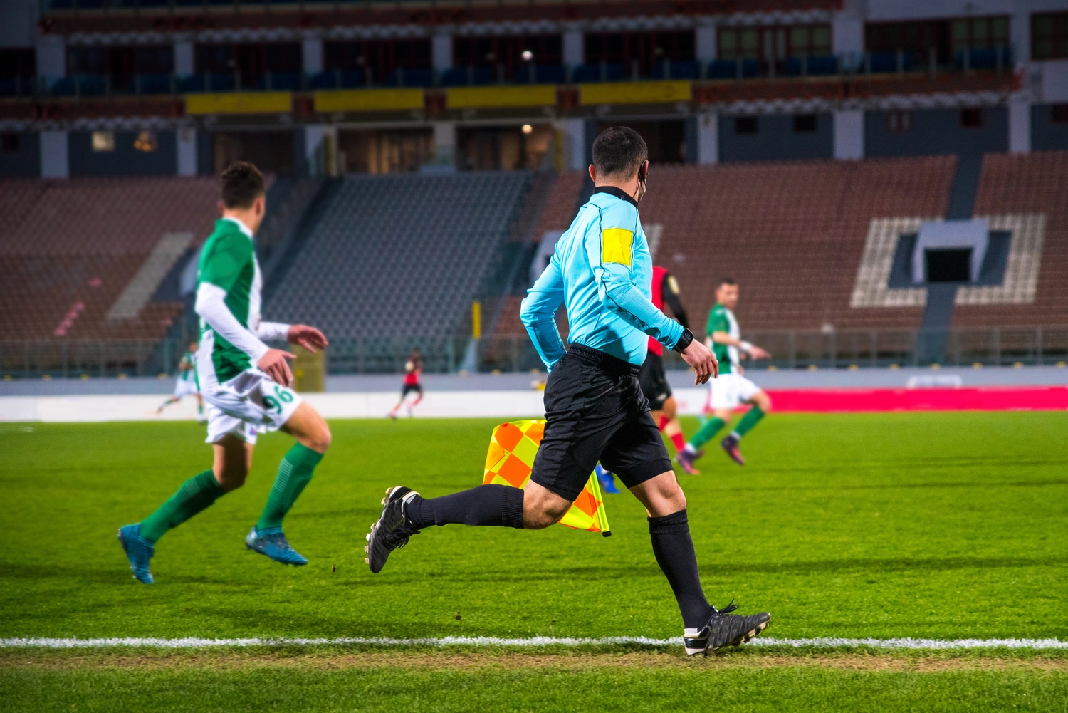 FC Friedrichstadt - Fußballverein - Fußball, Fußballschiedsrichter im Spiel